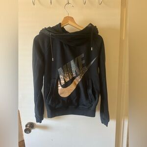 Nike Red Tag Black Apparel